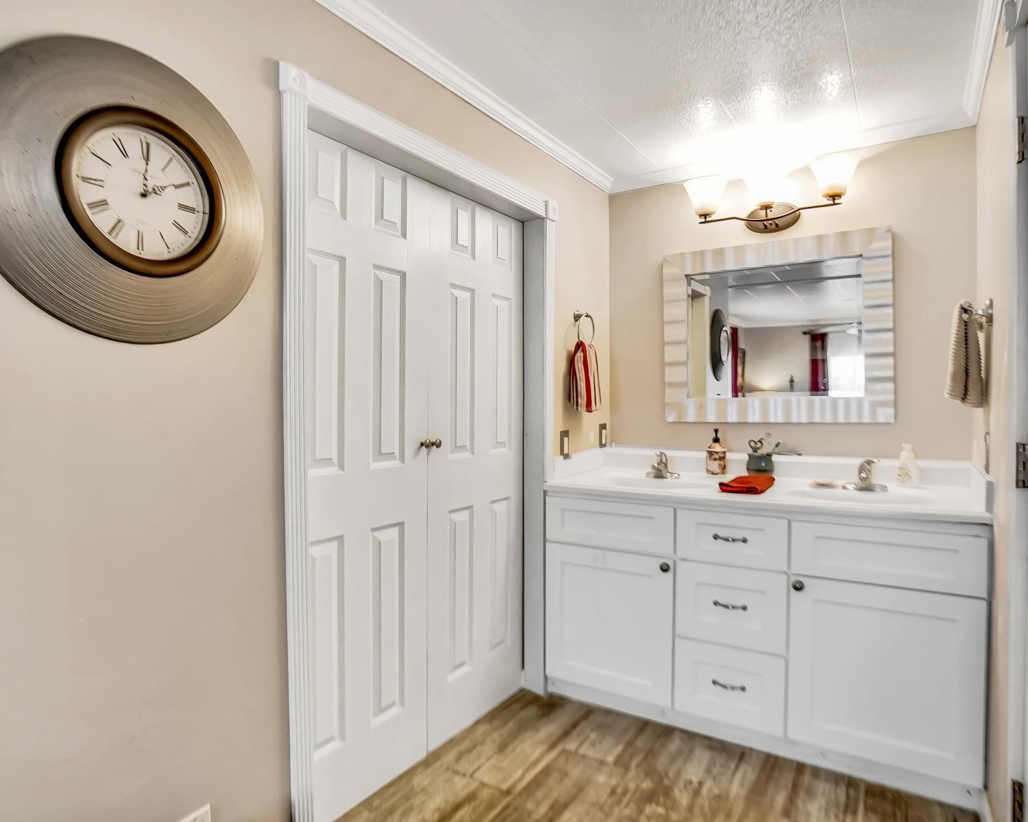 3055 Lakeshore Drive