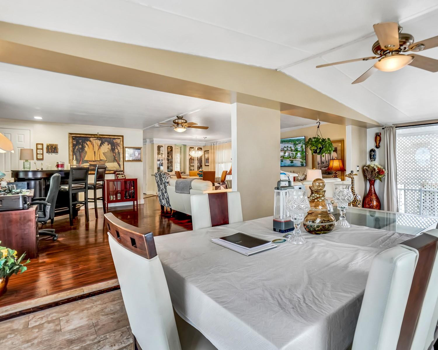 3055 Lakeshore Drive