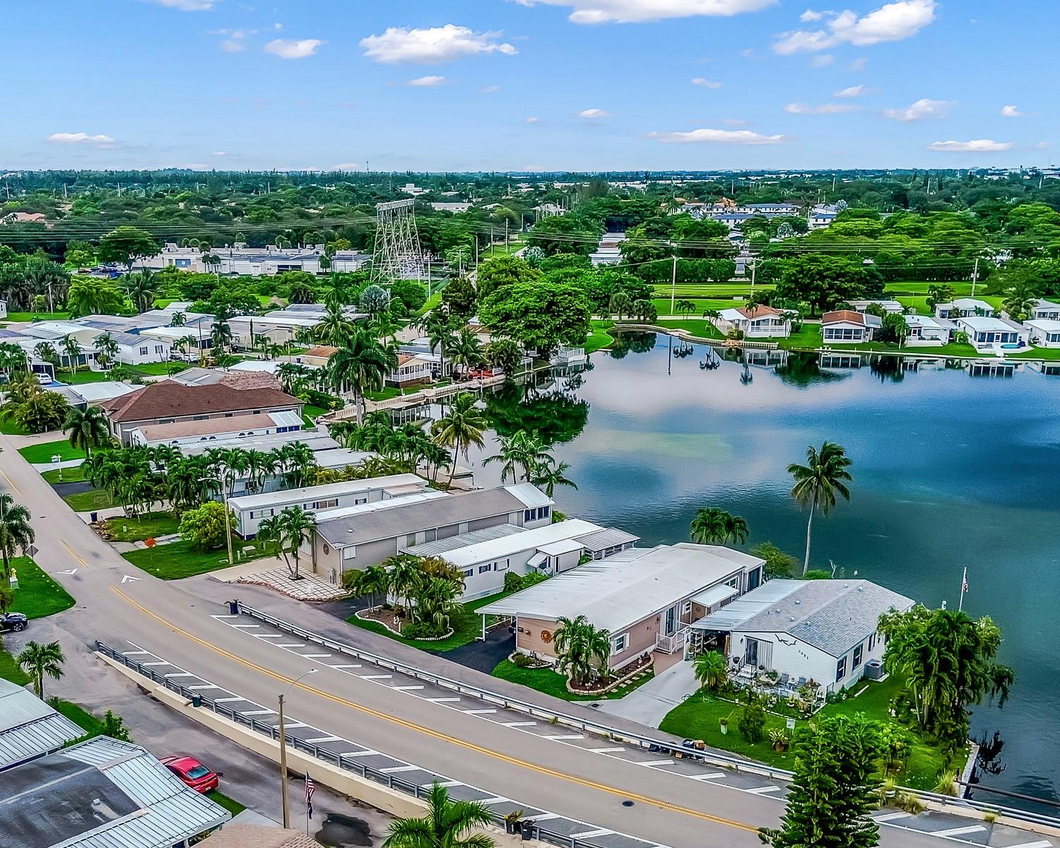 3055 Lakeshore Drive