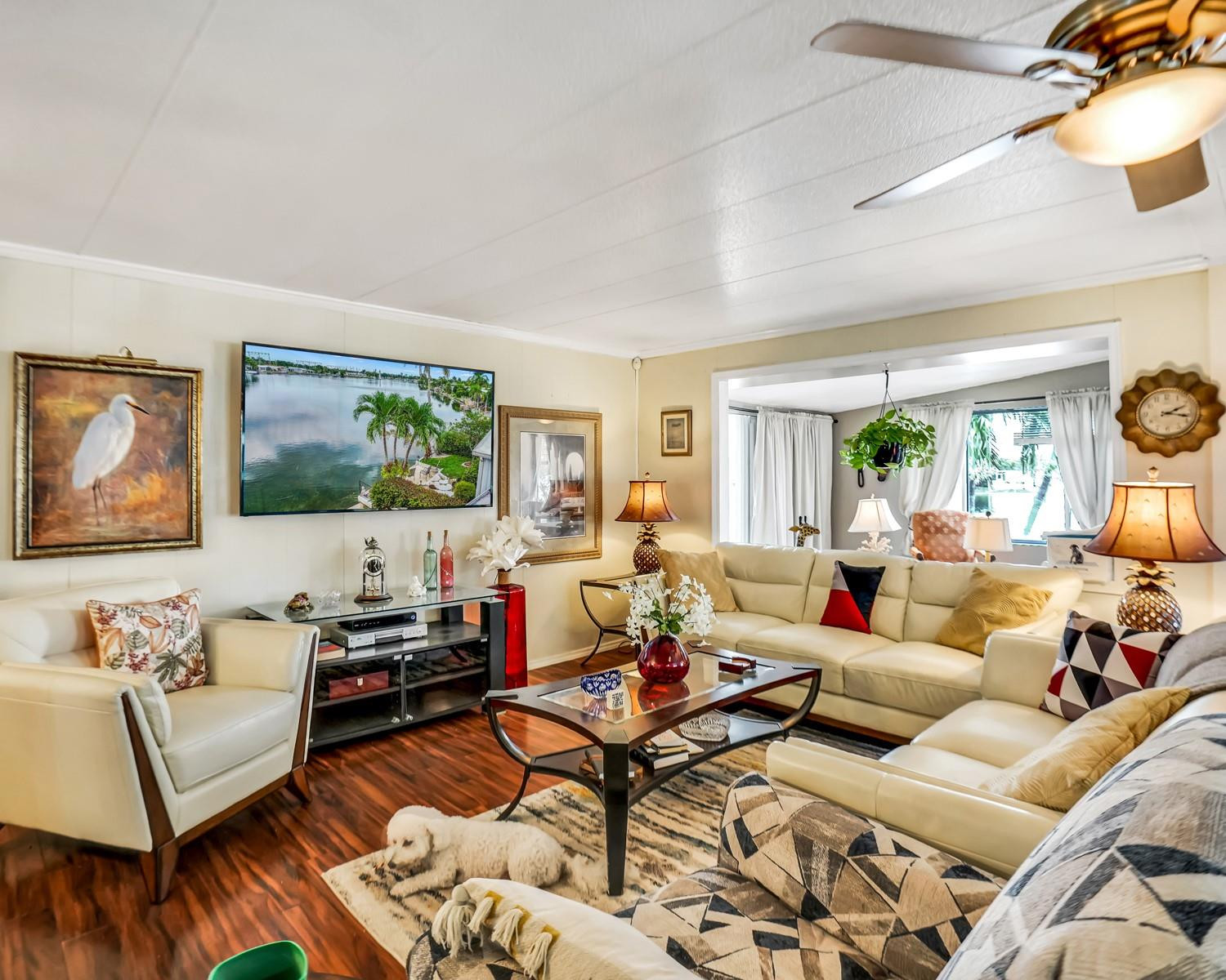 3055 Lakeshore Drive