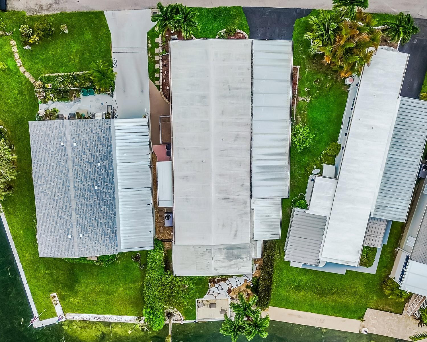 3055 Lakeshore Drive