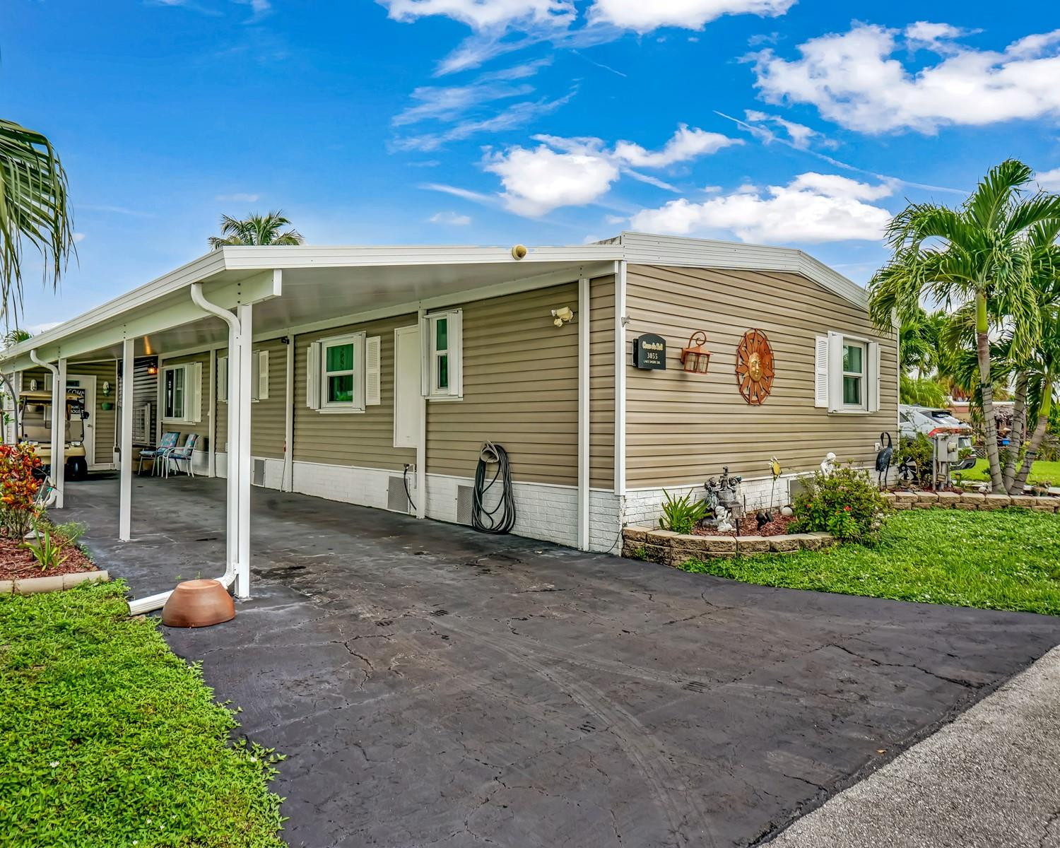 3055 Lakeshore Drive