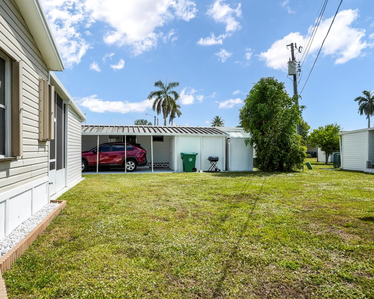 8560 SW 20th St