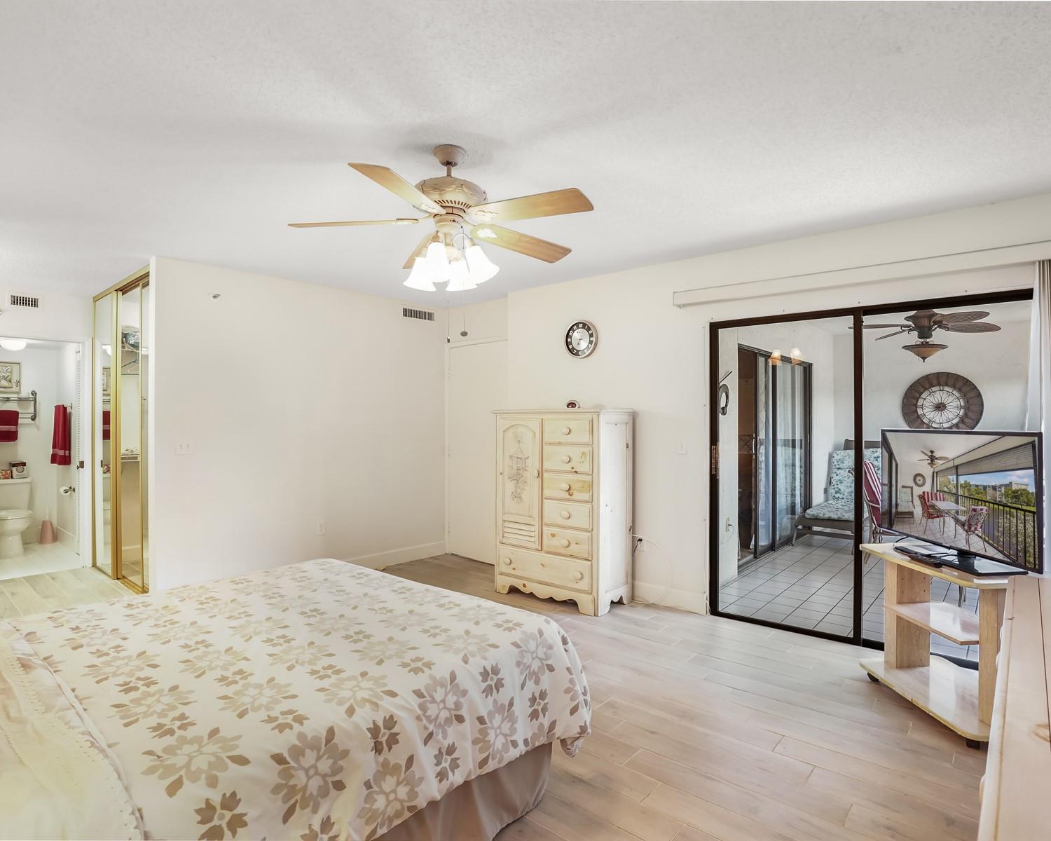 2334 S Cypress Bend Dr