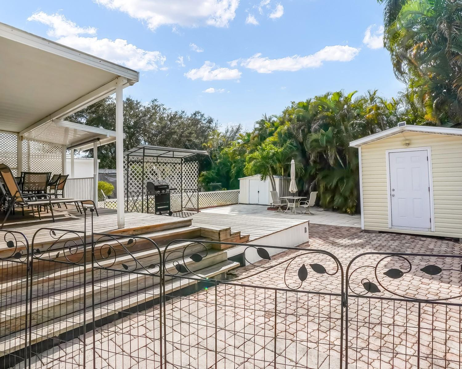 1911 SW 87th Ter