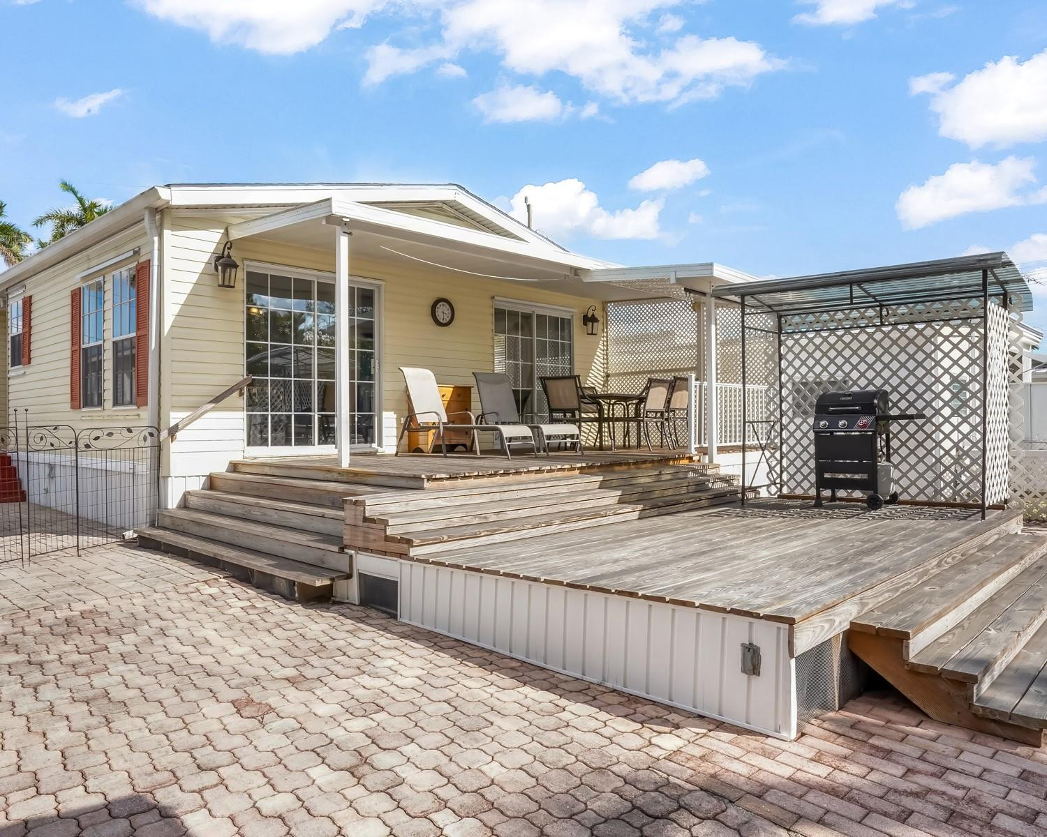 1911 SW 87th Ter