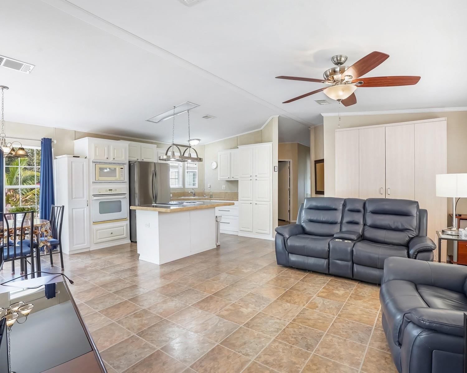 1911 SW 87th Ter