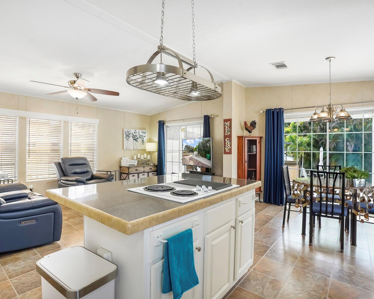 1911 SW 87th Ter
