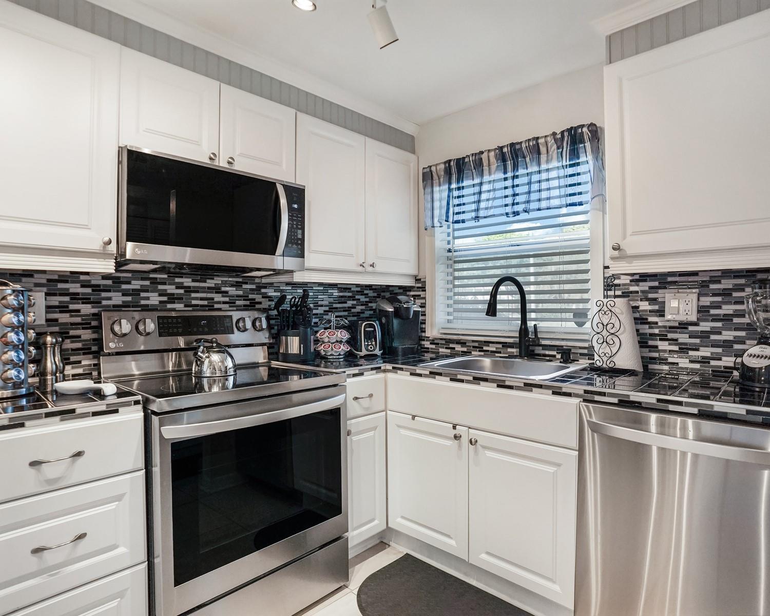 9281 Sunrise Lakes Blvd 101