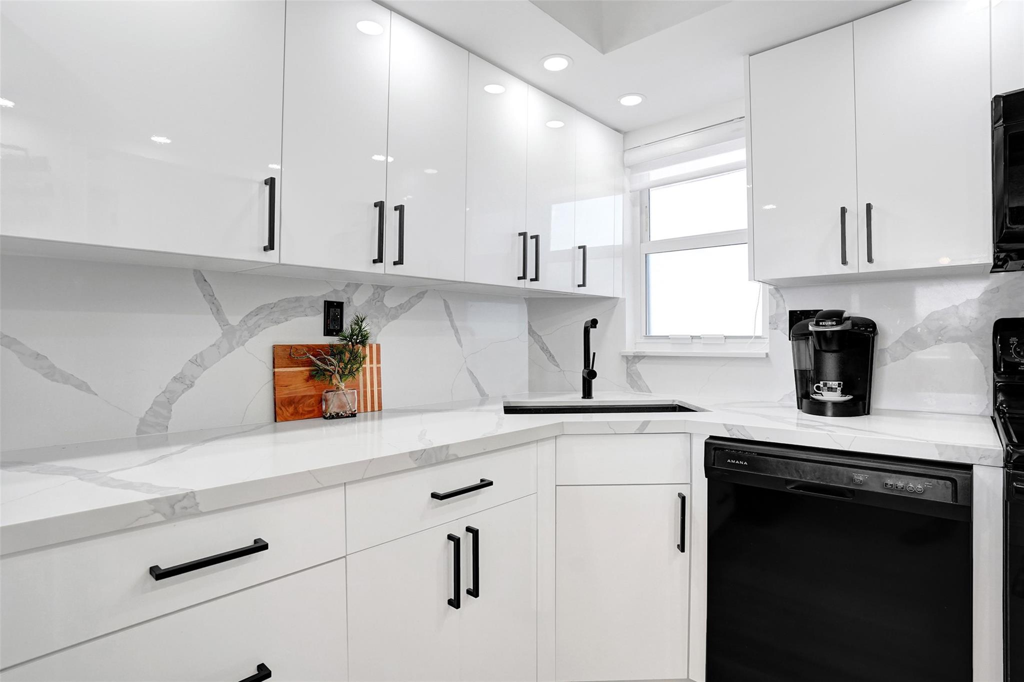 8900 Washington Blvd PH11