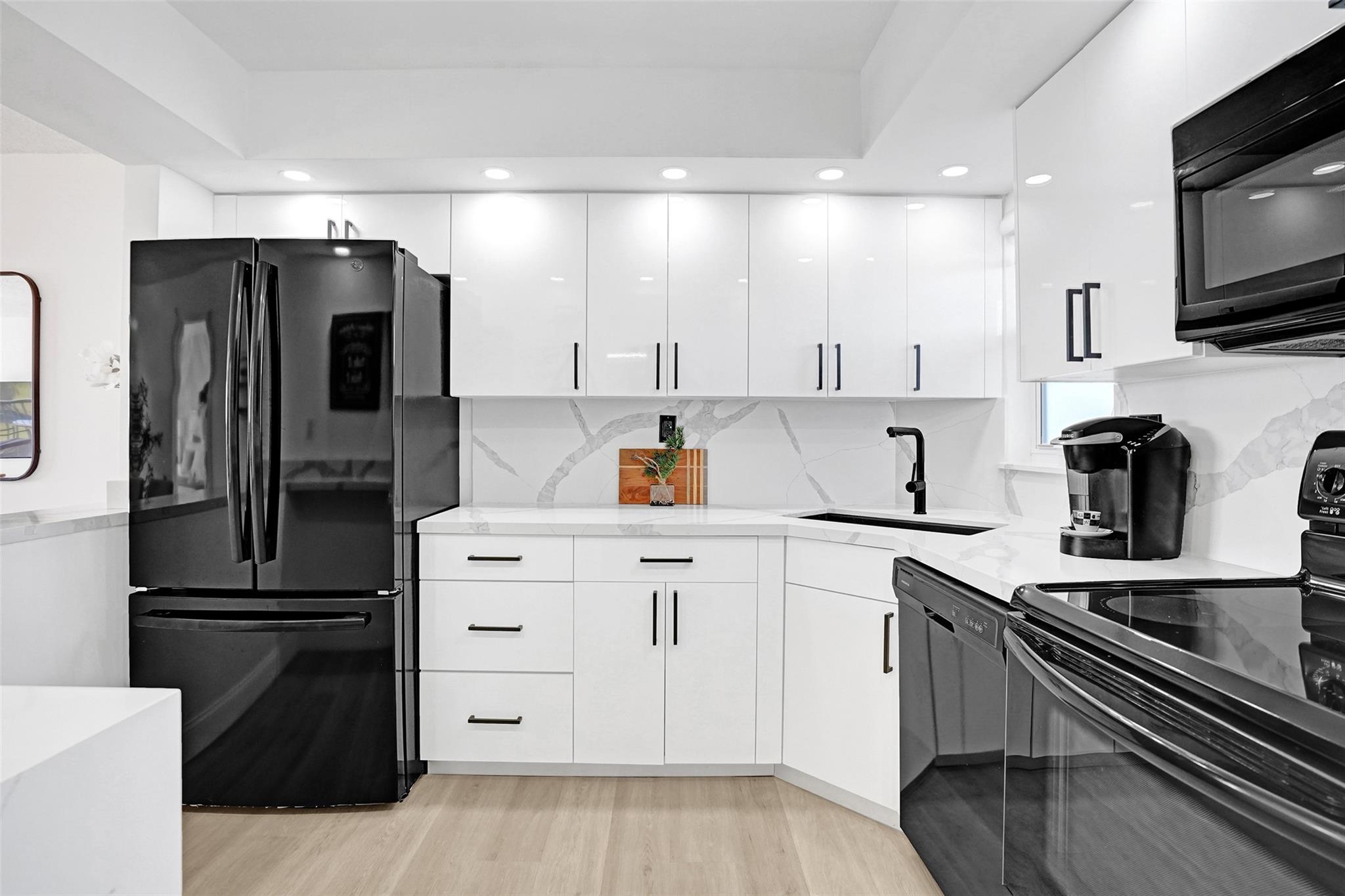 8900 Washington Blvd PH11