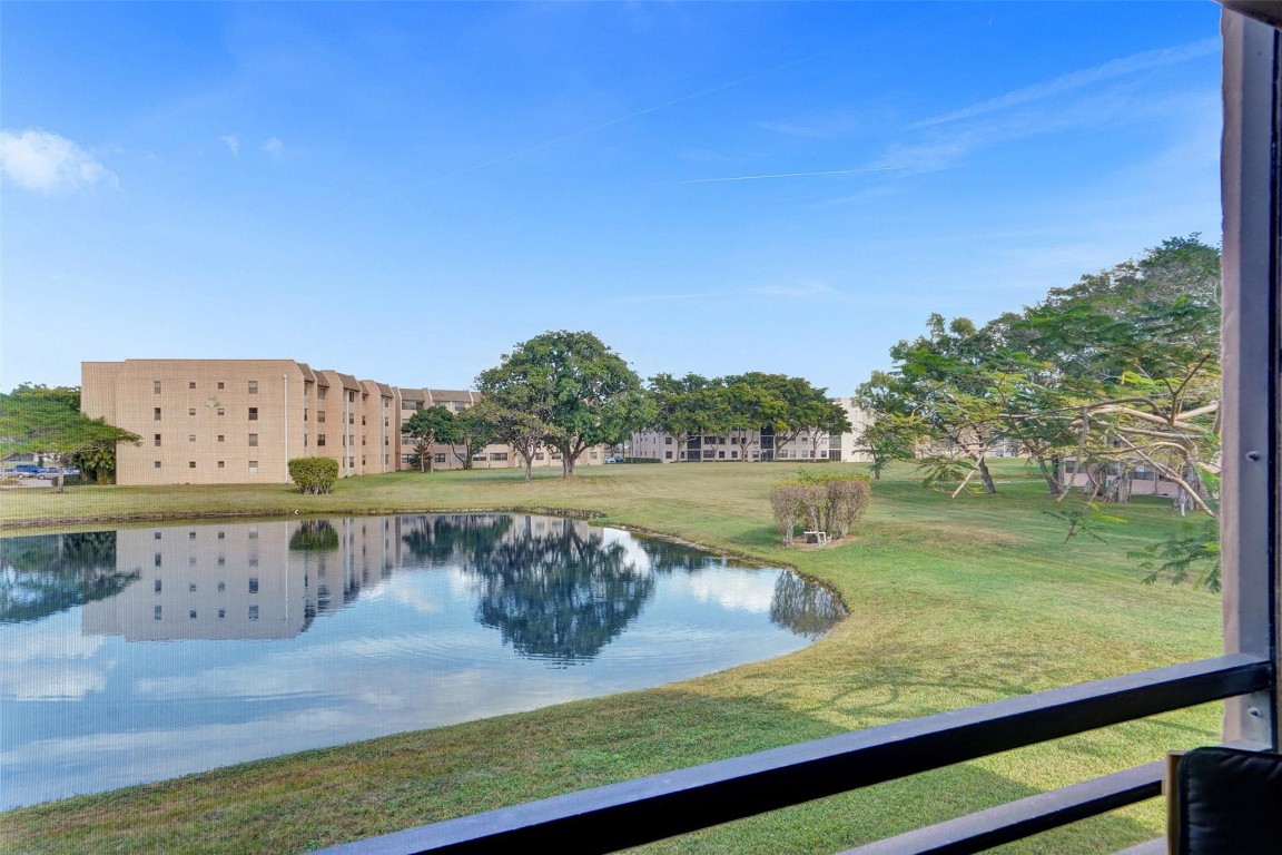 10467 Sunrise Lakes Blvd 210