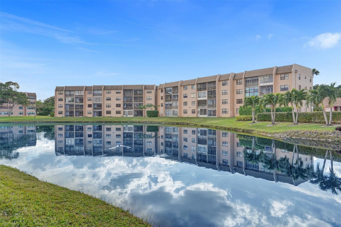 10467 Sunrise Lakes Blvd 210