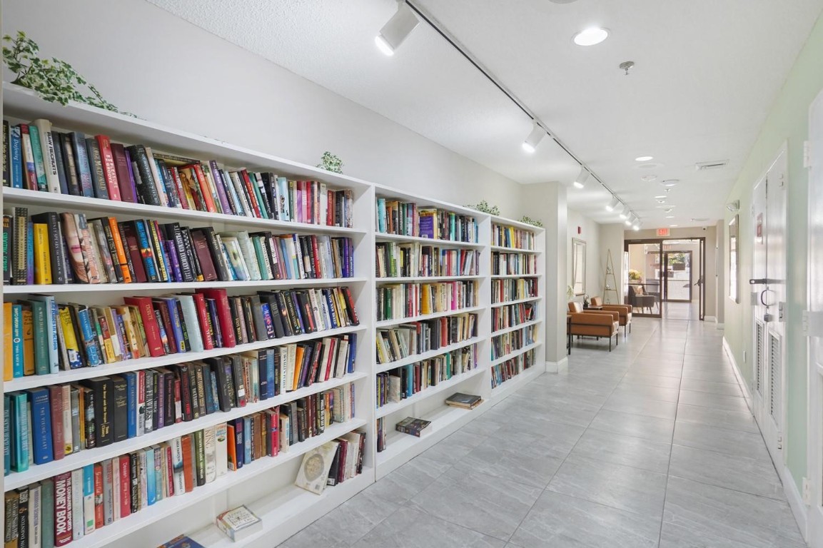 10467 Sunrise Lakes Blvd 210