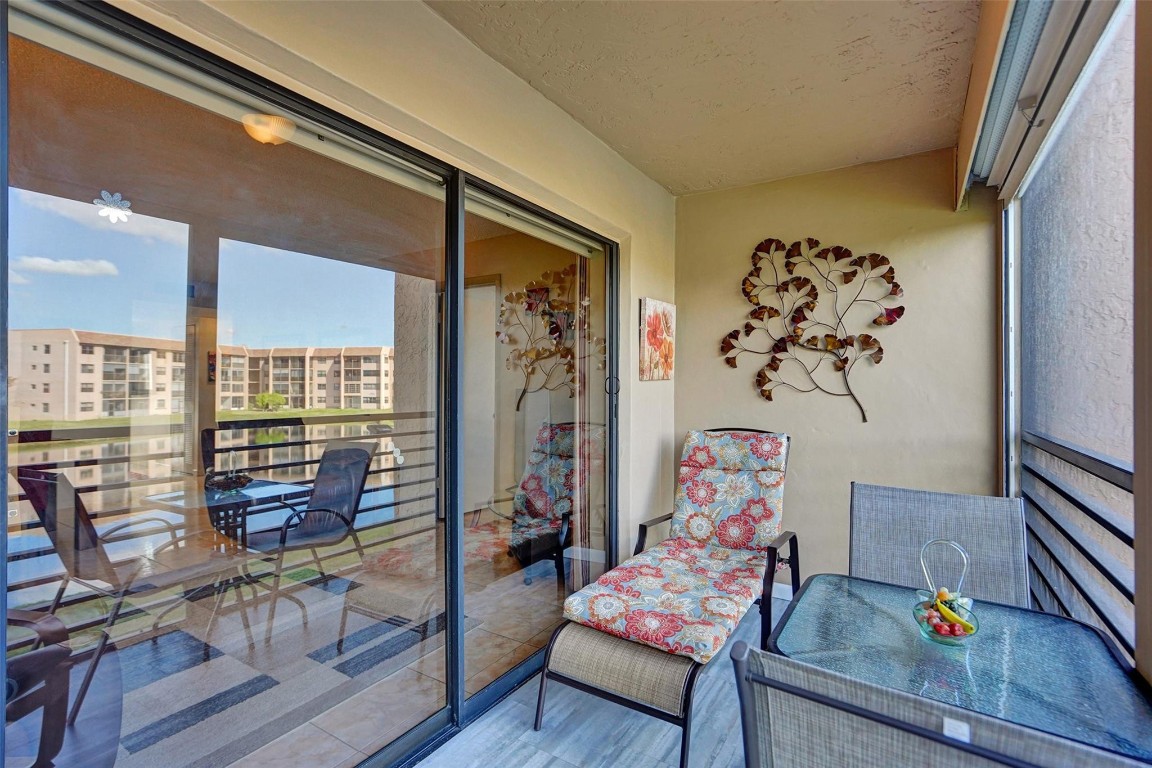 10467 Sunrise Lakes Blvd 210