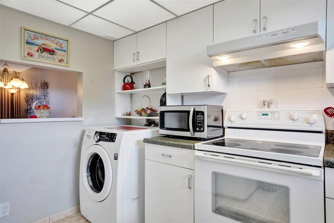 10467 Sunrise Lakes Blvd 210