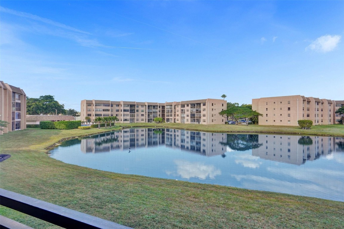 10467 Sunrise Lakes Blvd 210