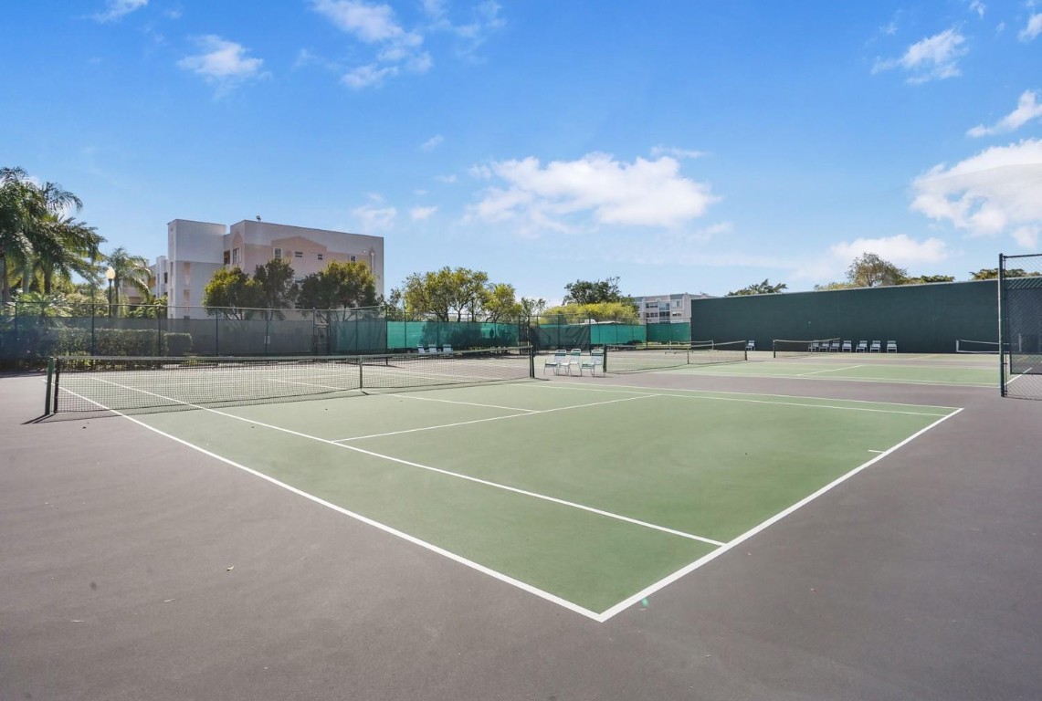 10467 Sunrise Lakes Blvd 210