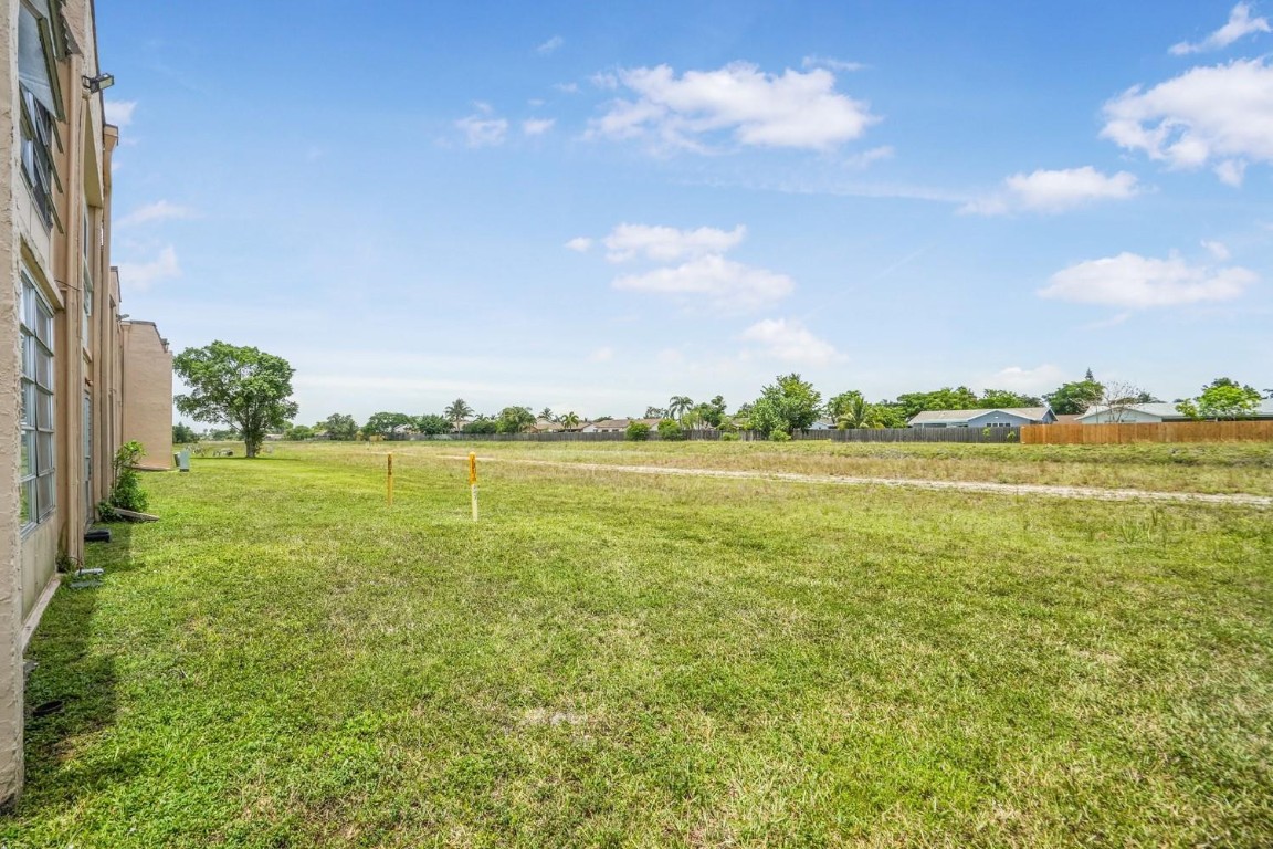 9081 Sunrise Lakes Blvd 214