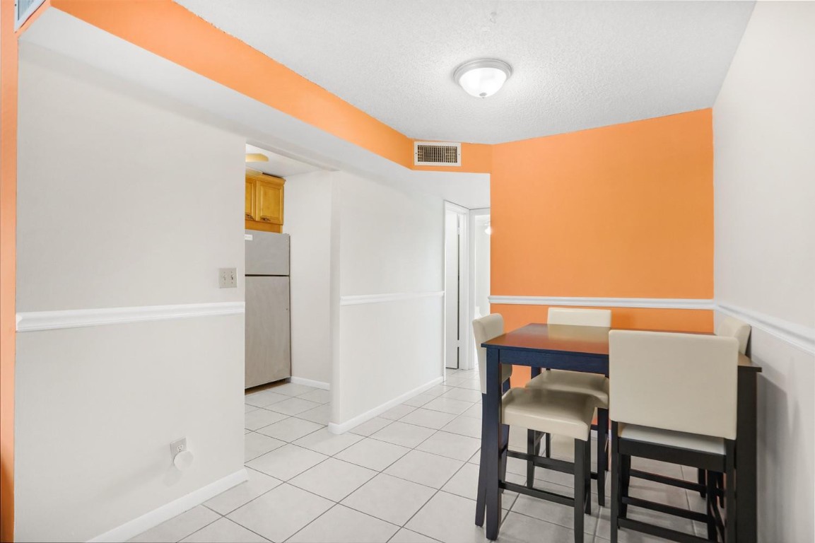 9081 Sunrise Lakes Blvd 214