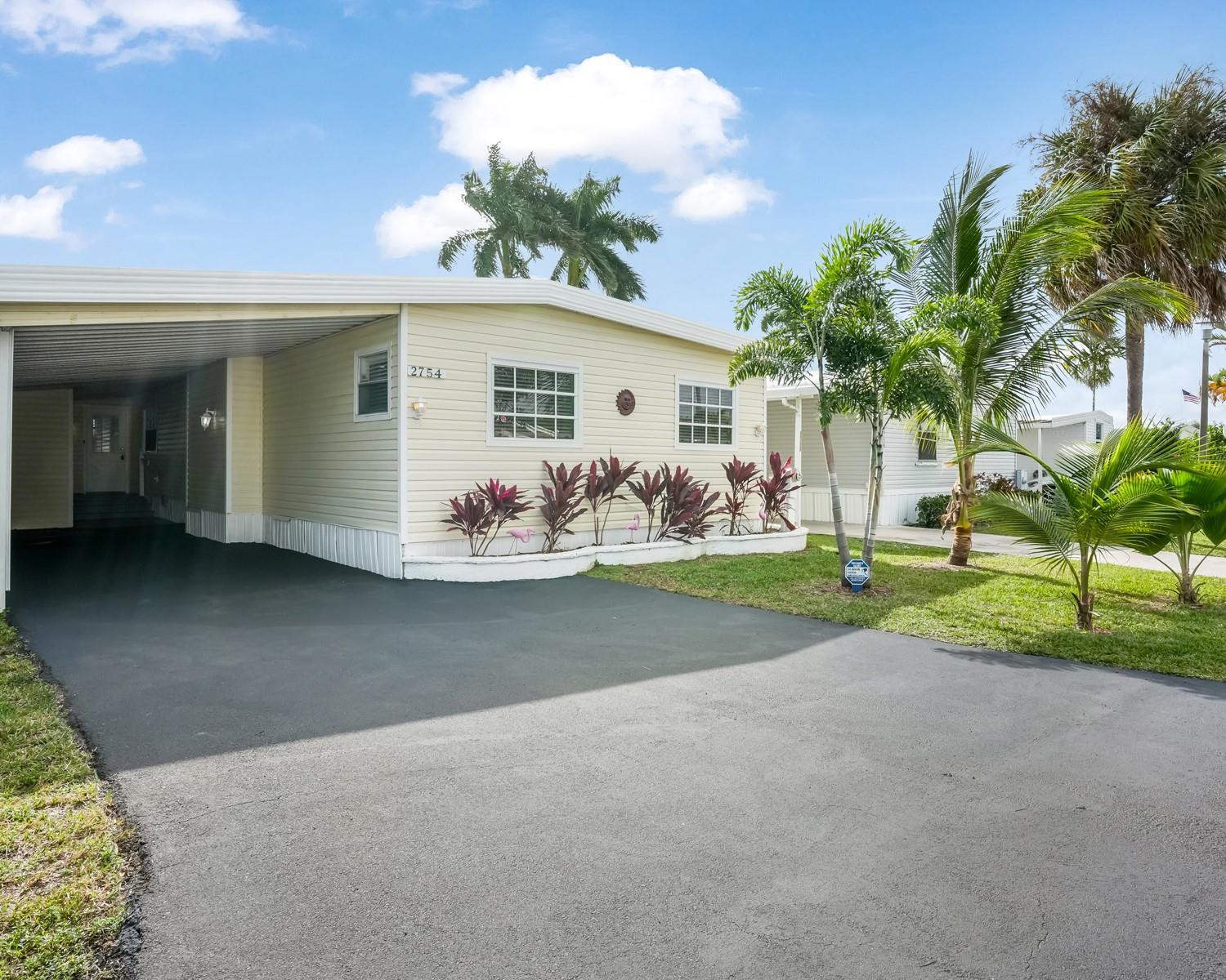 2754 SW 54 St
