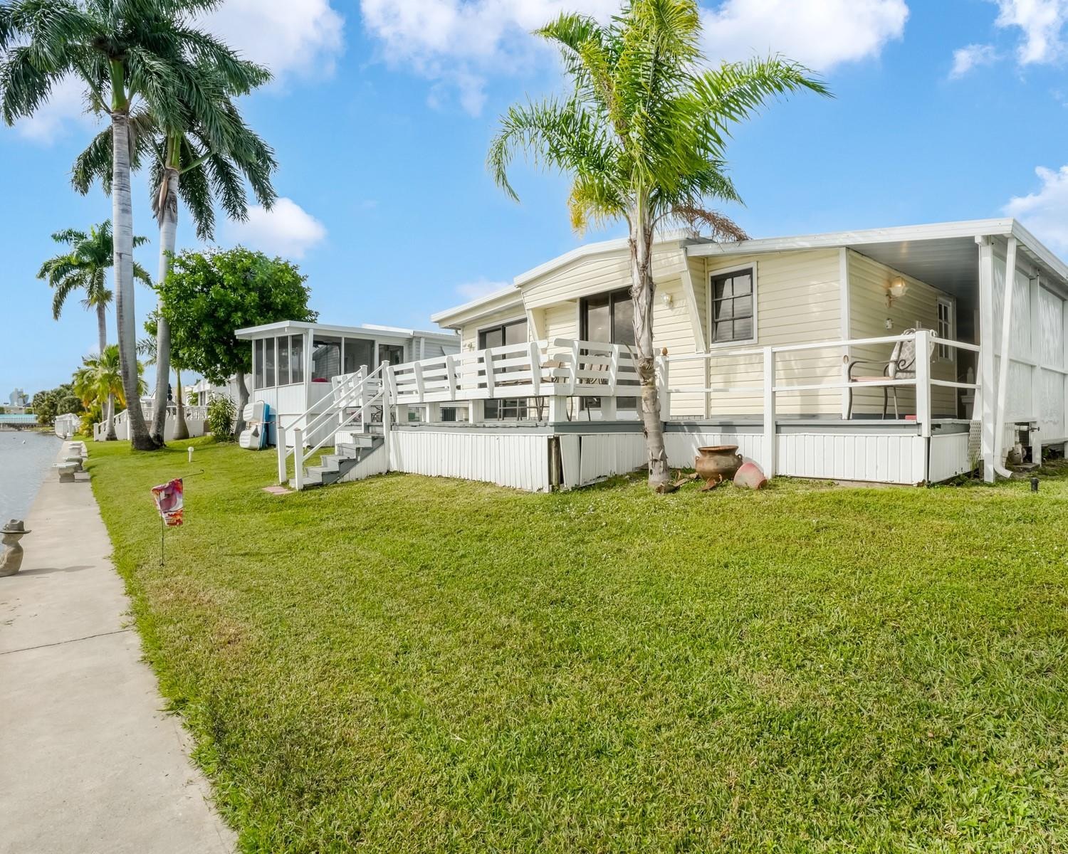 2754 SW 54 St