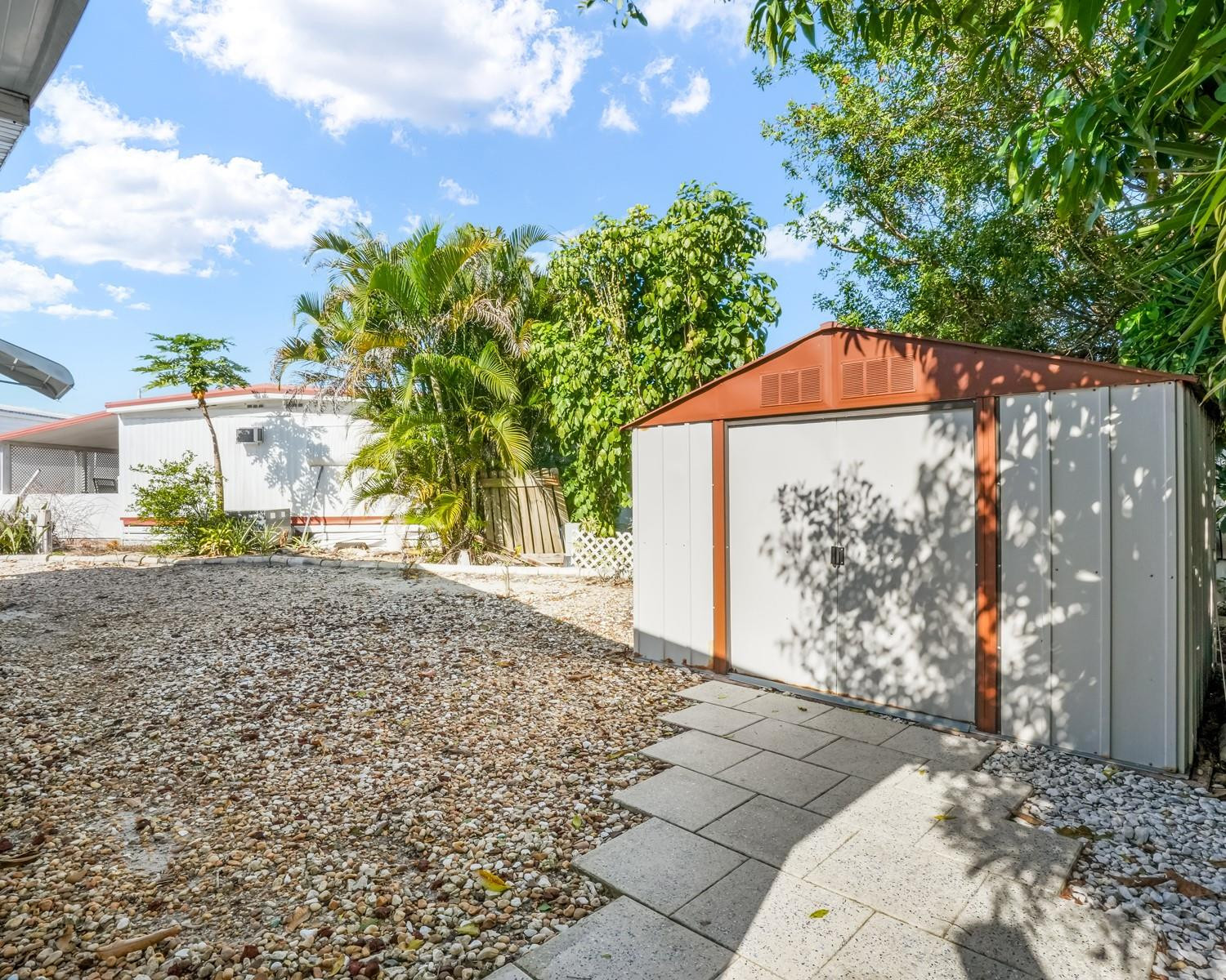 3141 Teakwood Ln