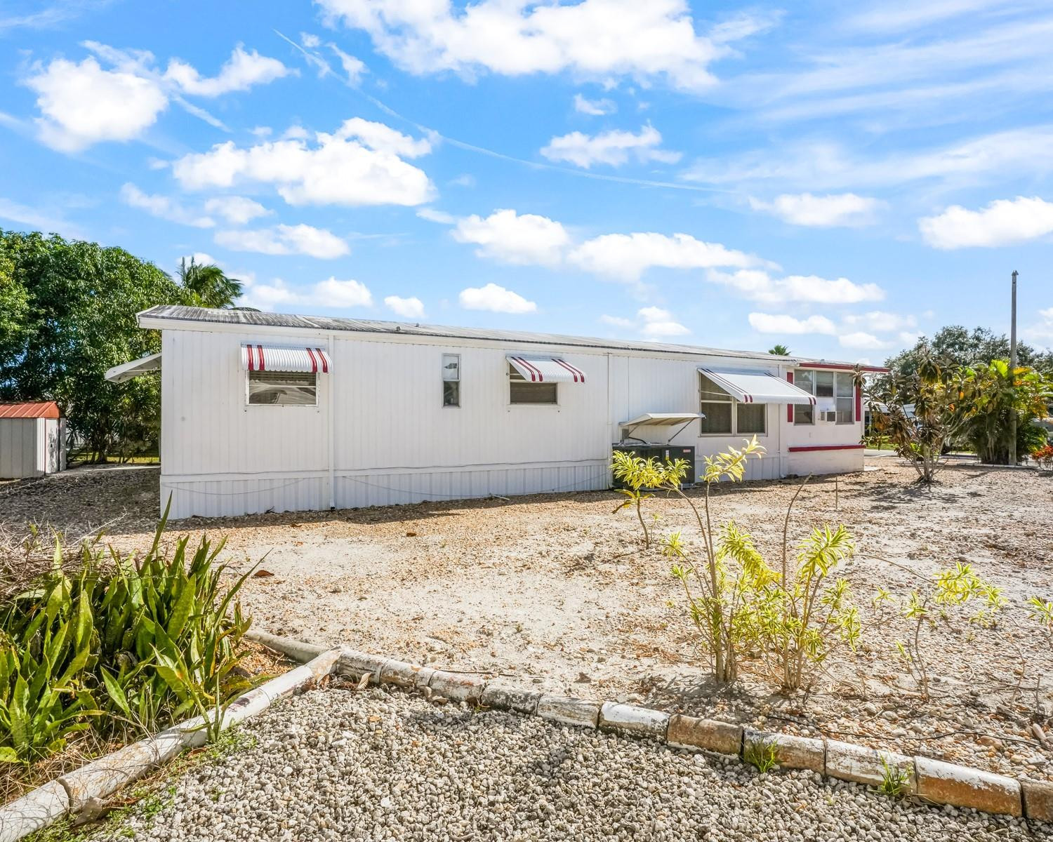 3141 Teakwood Ln