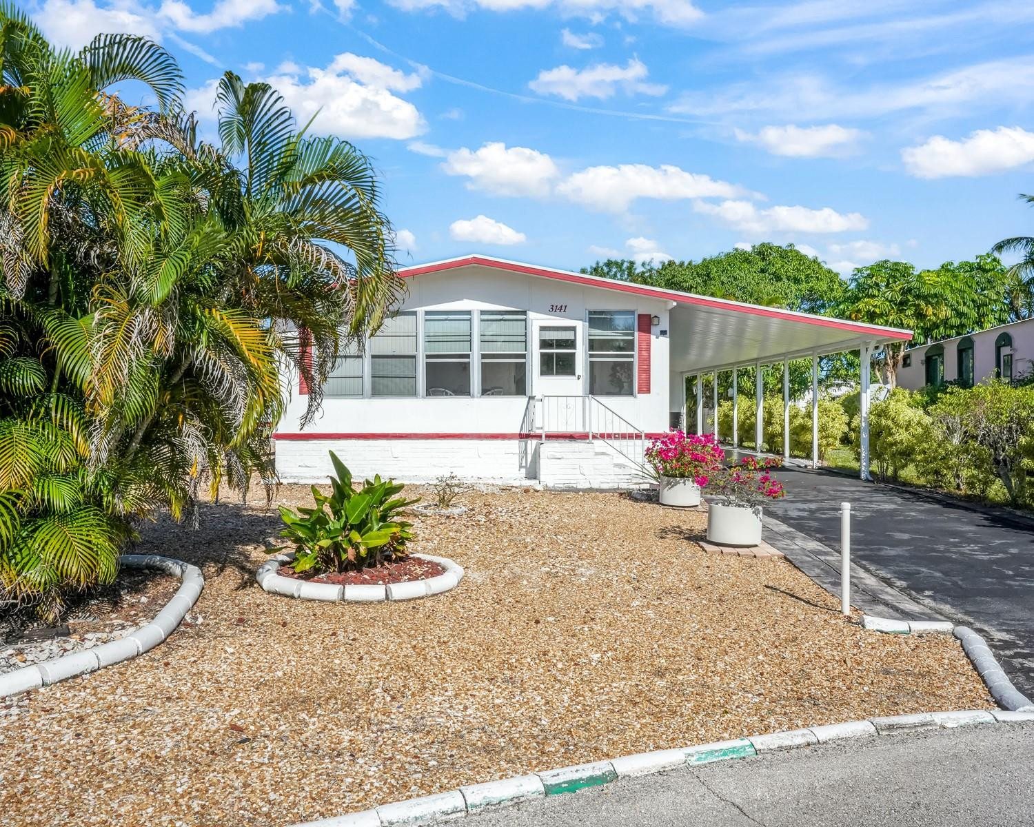 3141 Teakwood Ln