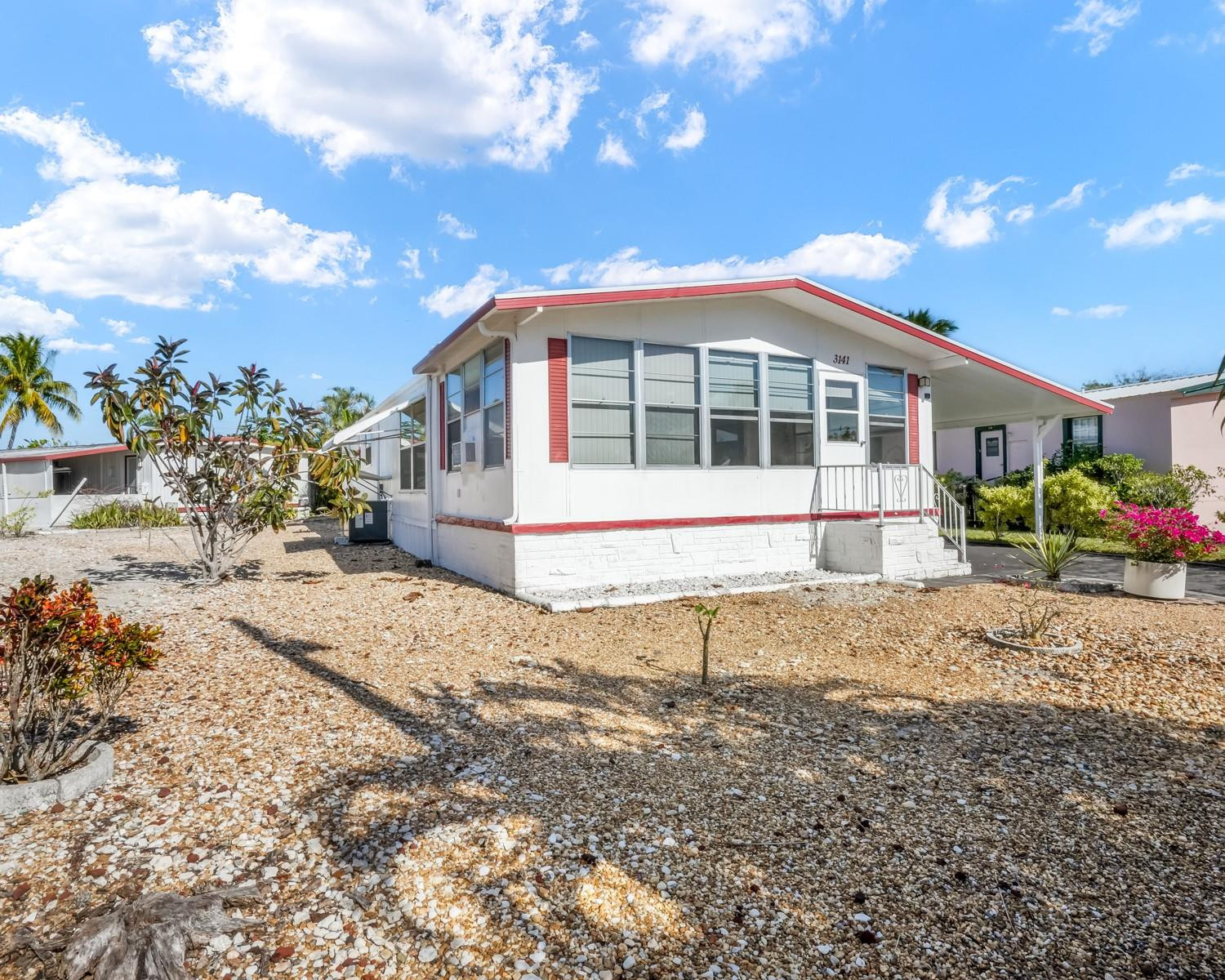 3141 Teakwood Ln