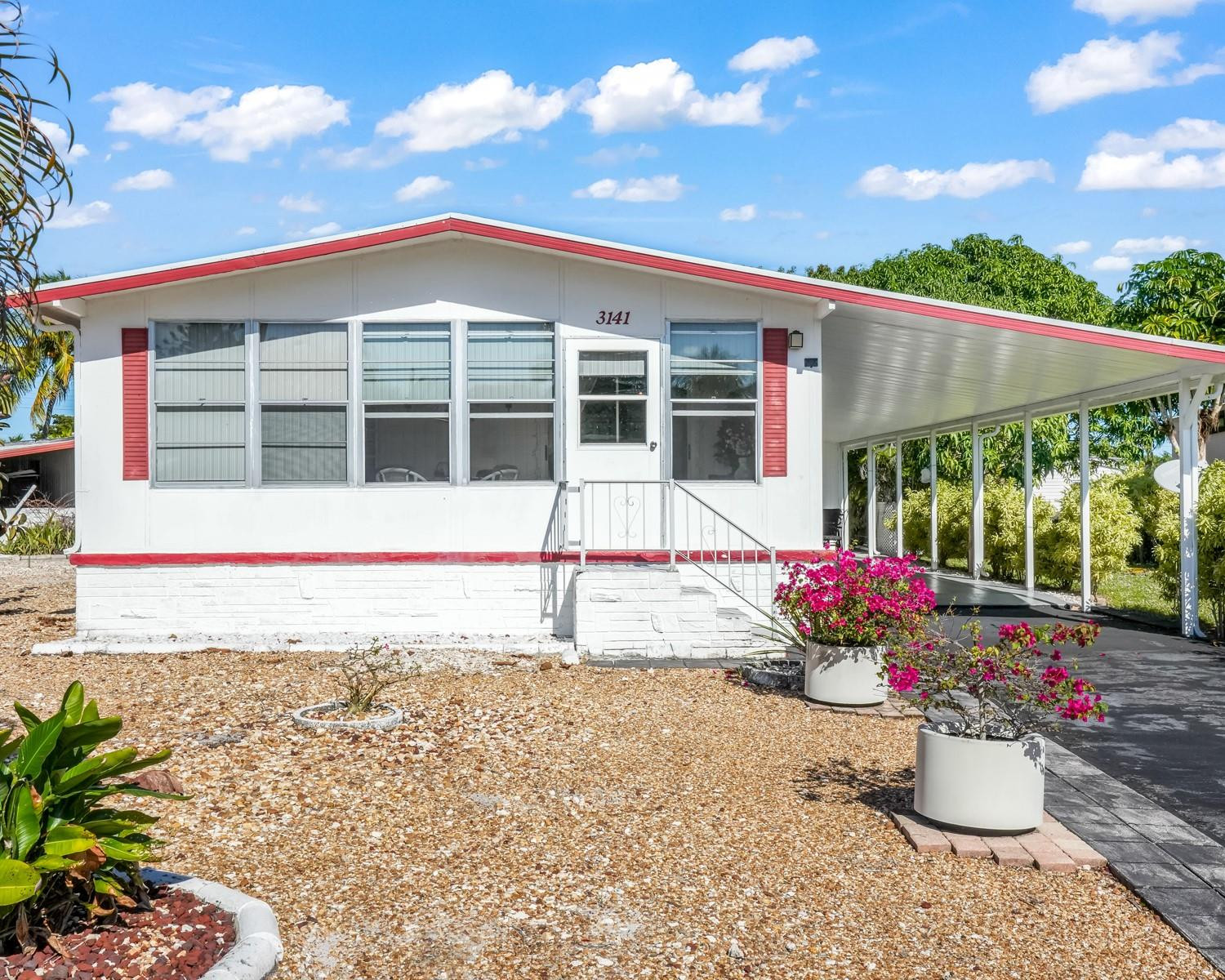 3141 Teakwood Ln