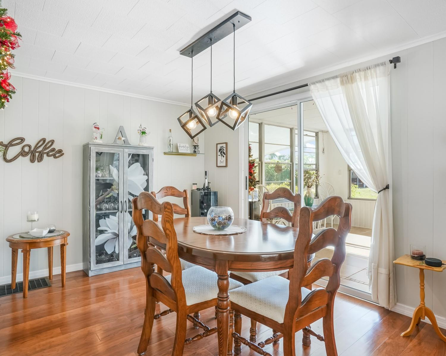 3141 Teakwood Ln