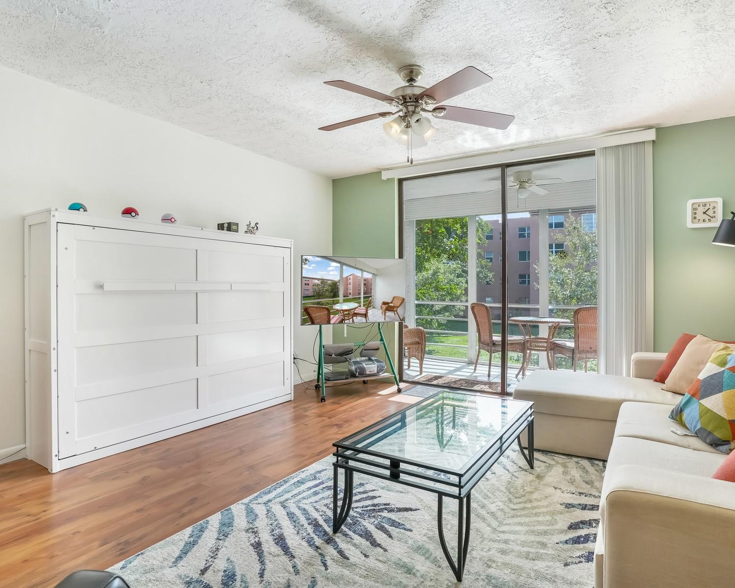 2851 Somerset Dr 205