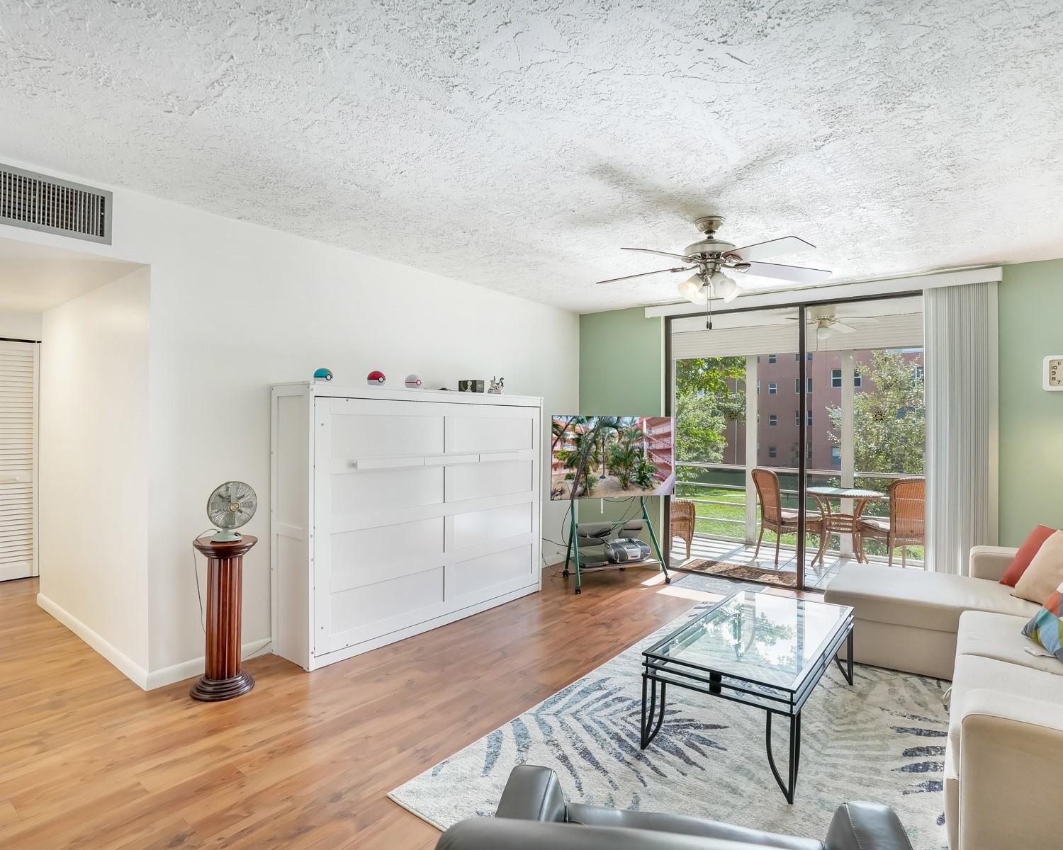 2851 Somerset Dr 205