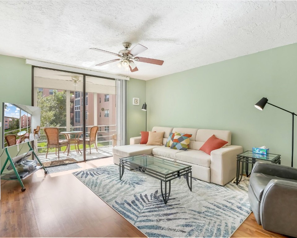 2851 Somerset Dr 205