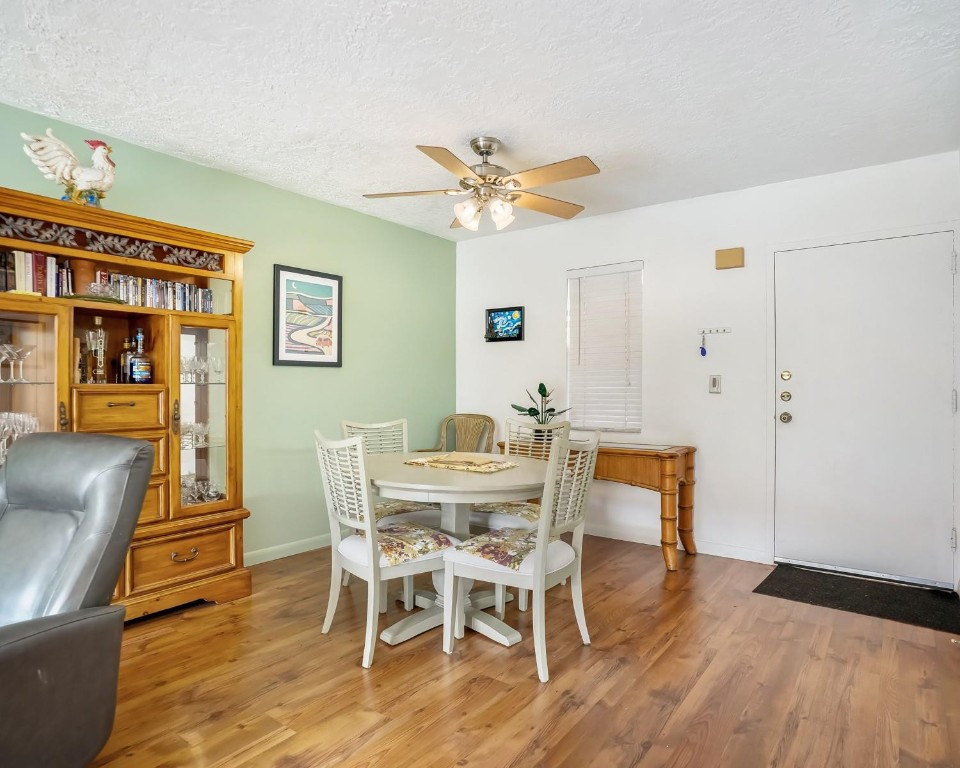 2851 Somerset Dr 205