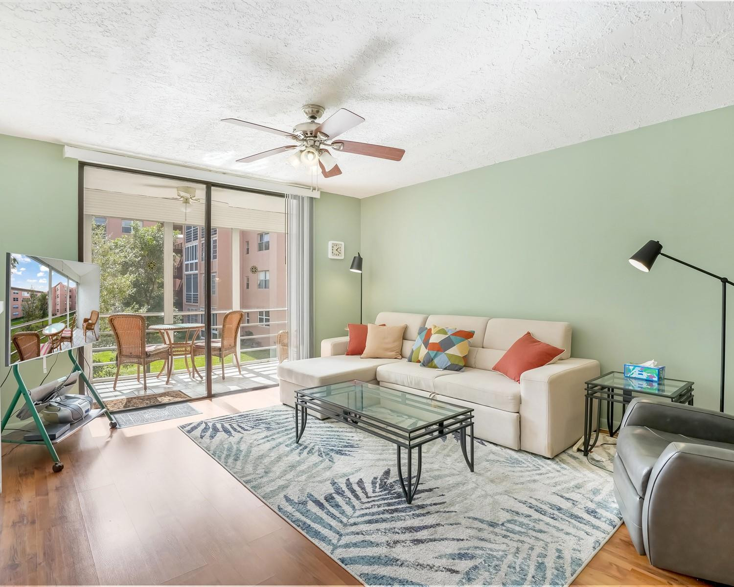 2851 Somerset Dr 205