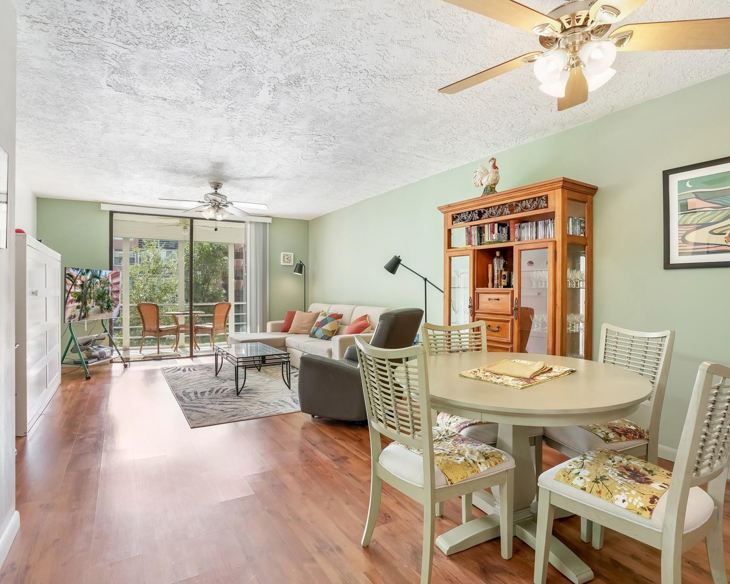 2851 Somerset Dr 205