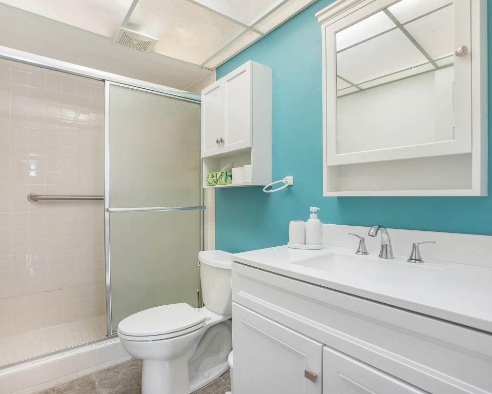 2851 Somerset Dr 205