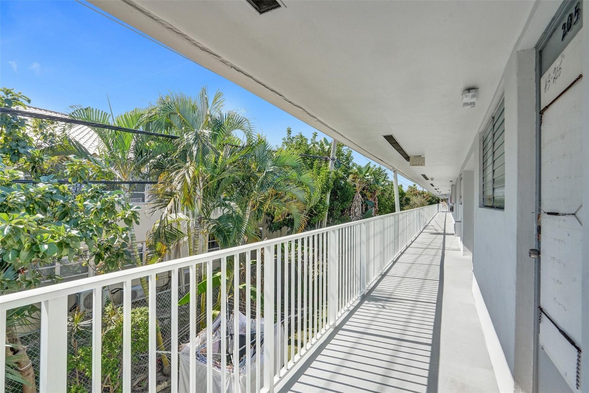 2000 NE 51st Court 205, Fort Lauderdale Unit: 205