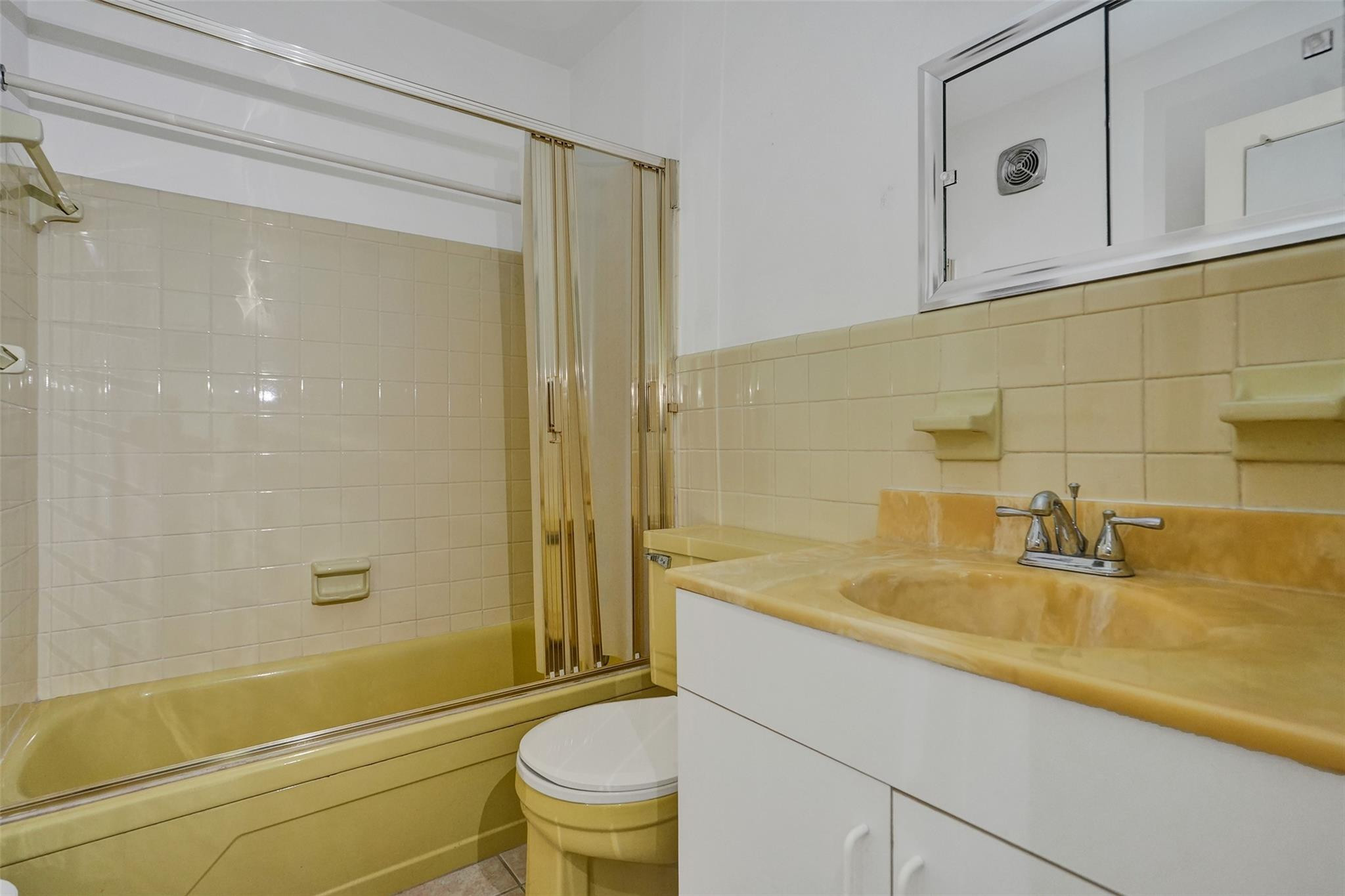 2000 NE 51st Court 205, Fort Lauderdale Unit: 205