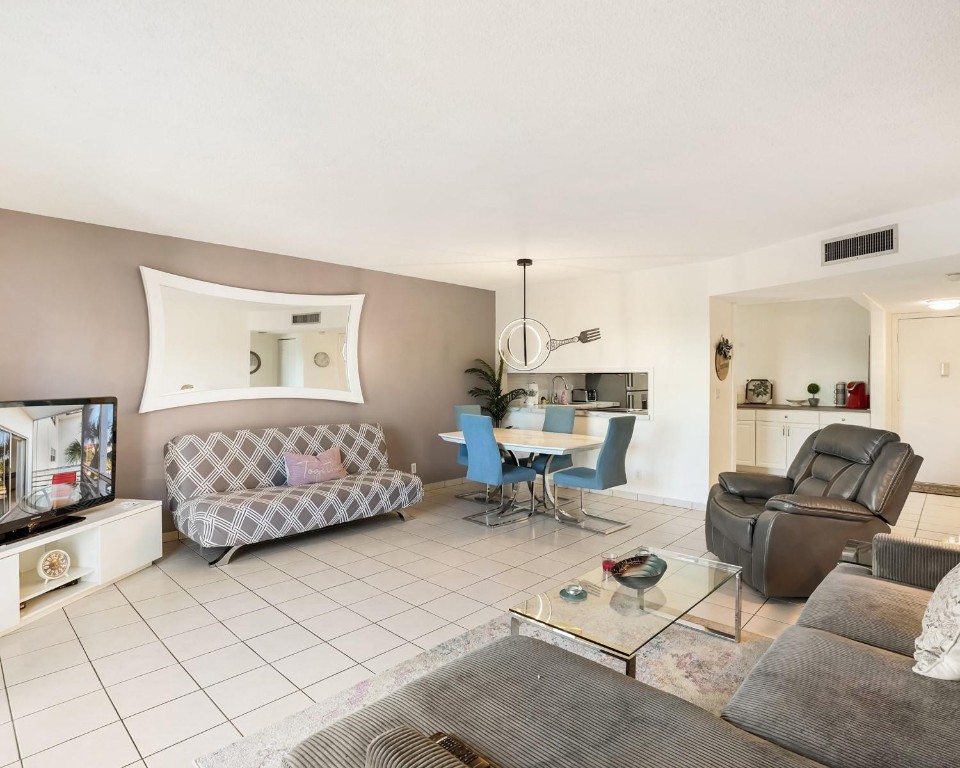 4770 NW 21st Street 305, Lauderhill Unit: 305