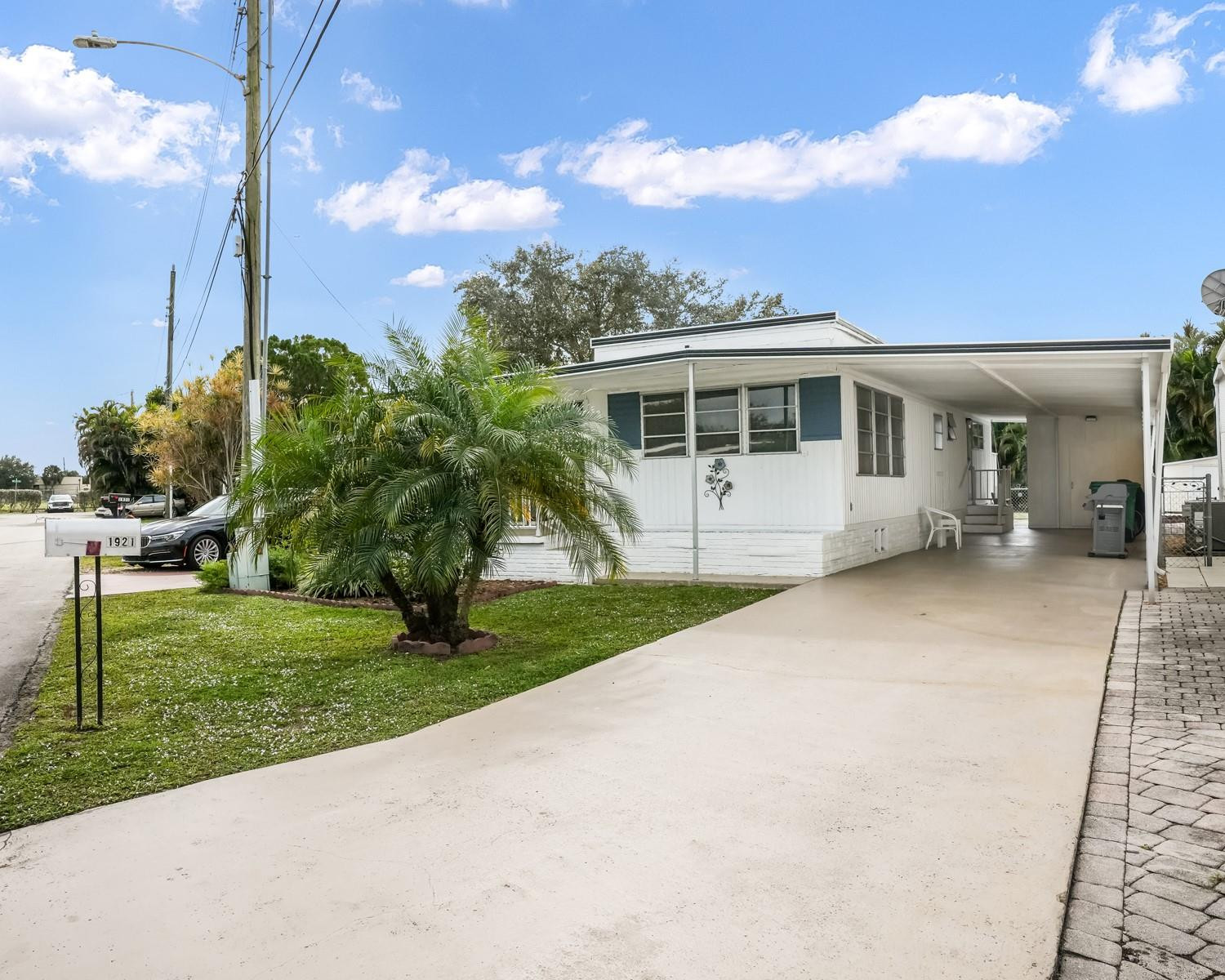 1921 SW 87th Terrace