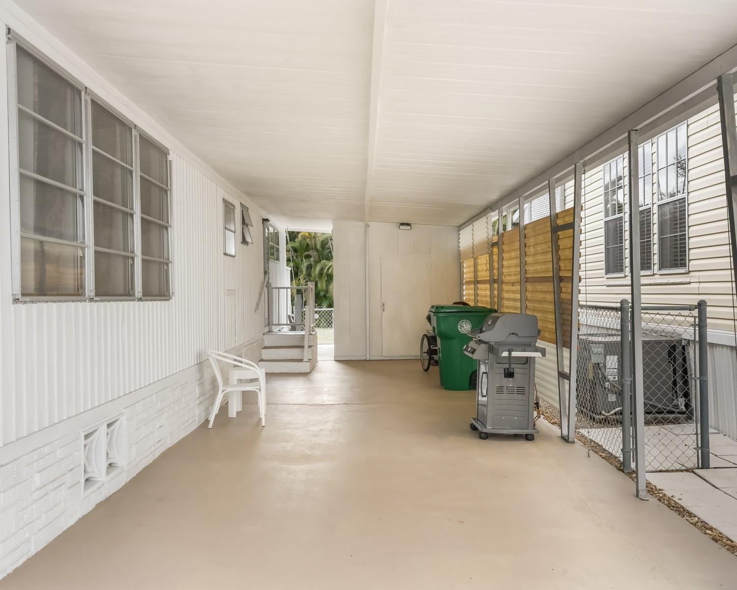 1921 SW 87th Terrace