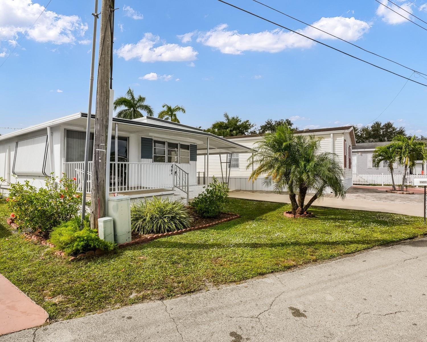 1921 SW 87th Terrace