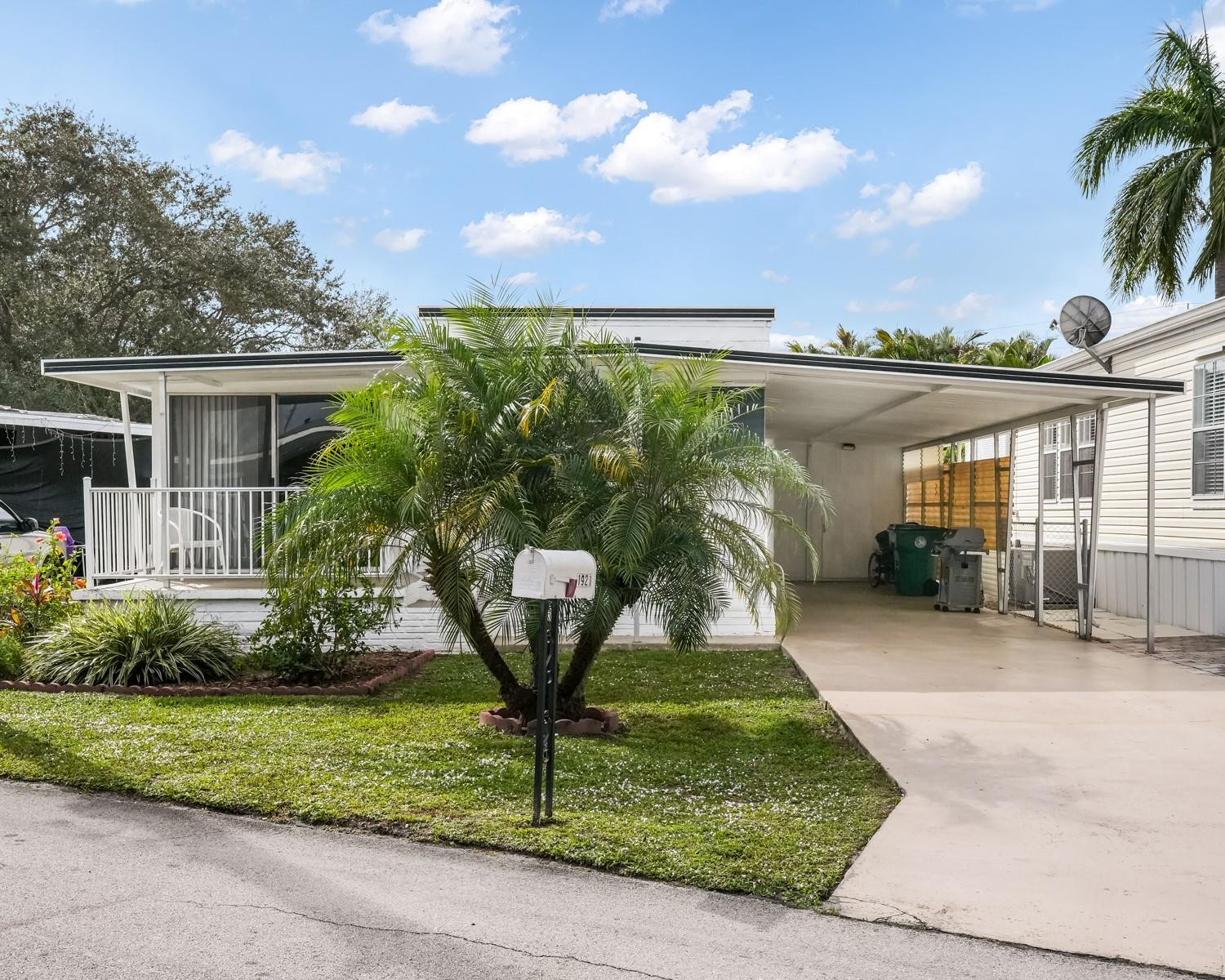 1921 SW 87th Terrace
