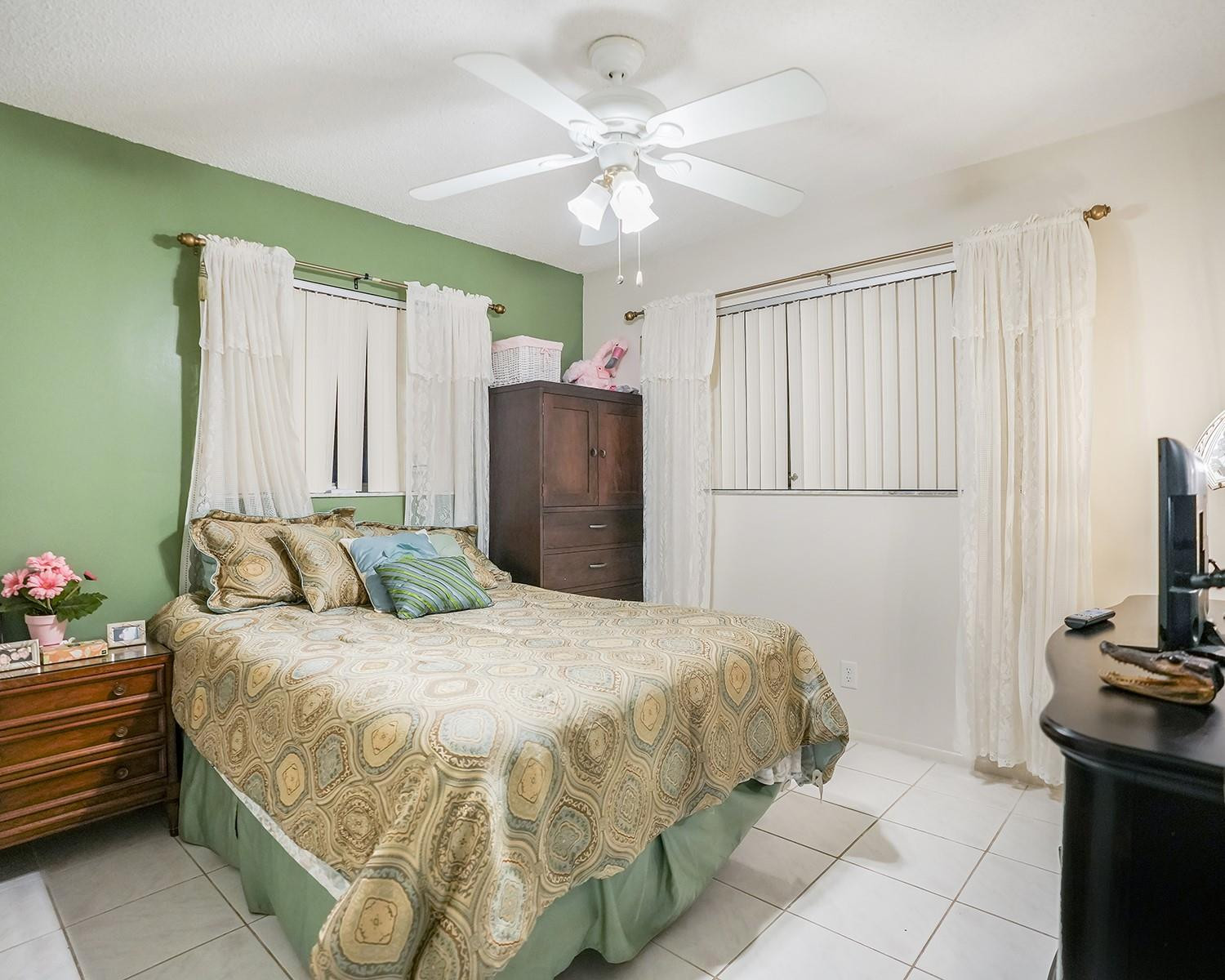 4929 NW 53rd Street