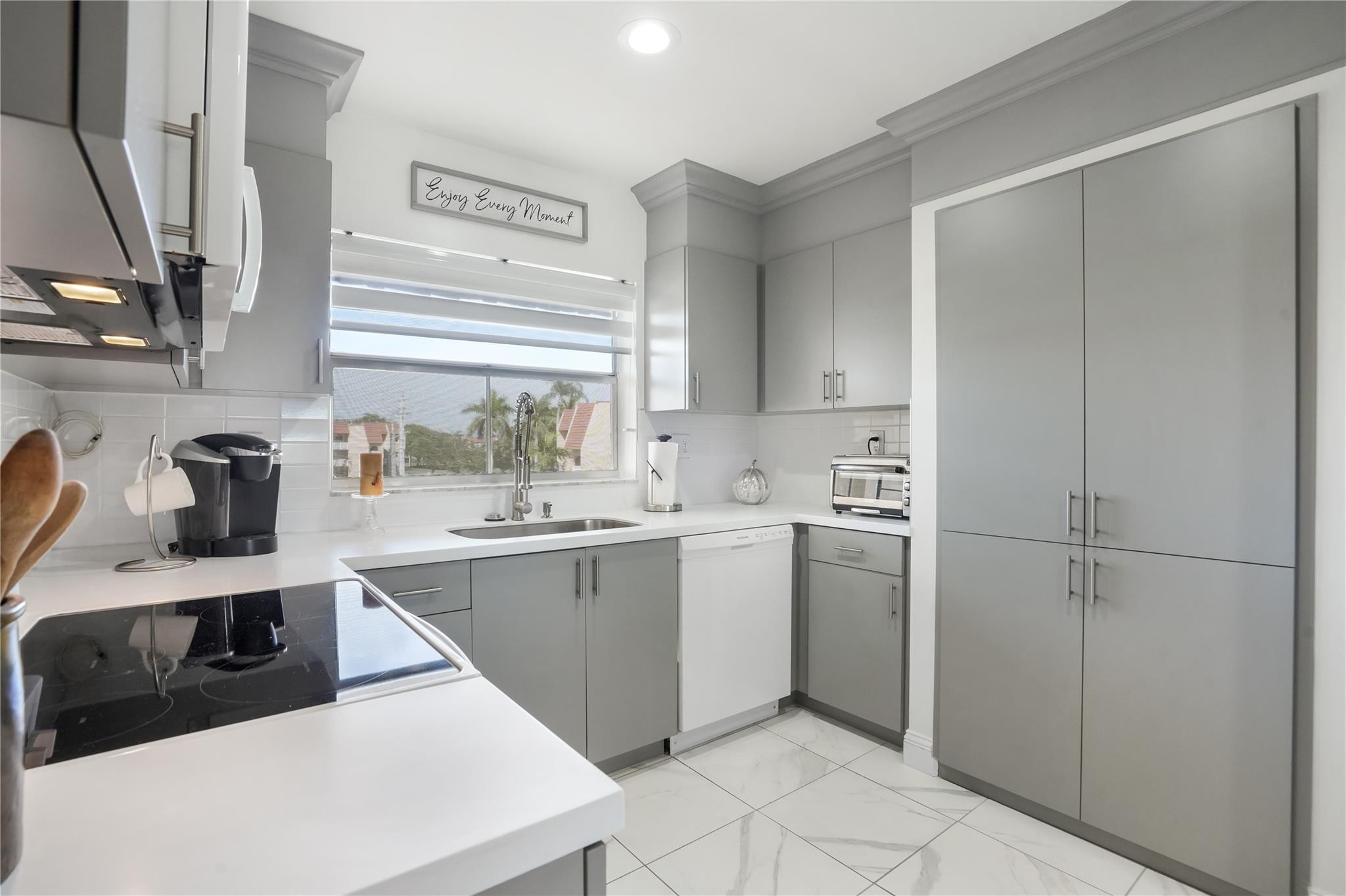 9300 Sunrise Lakes Boulevard Unit: 309