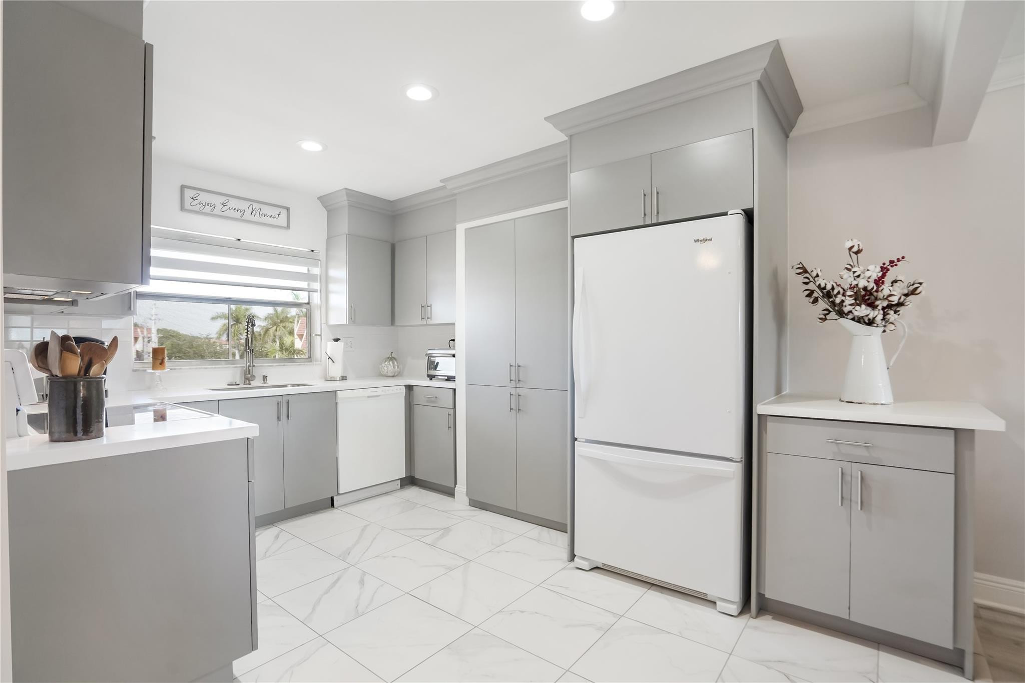 9300 Sunrise Lakes Boulevard Unit: 309