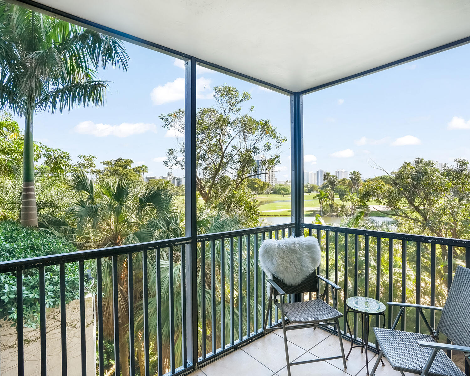 20379 W Country Club Drive 332